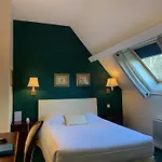 Chateau Отель 3*