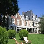 Chateau Отель 3*