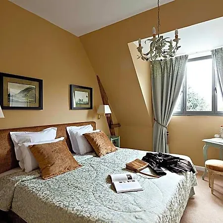 Chateau Hotel
