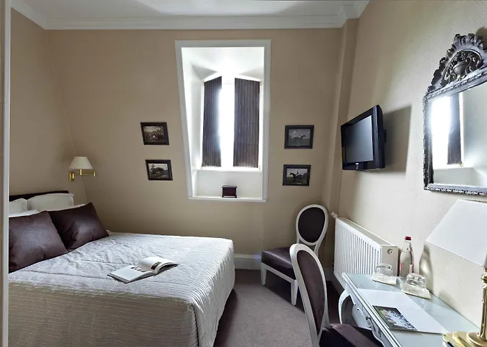 Chateau ホテル 3*