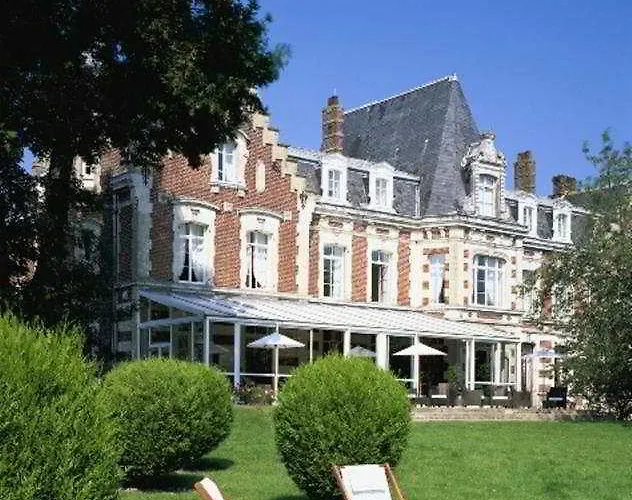 Chateau Hotel 3*